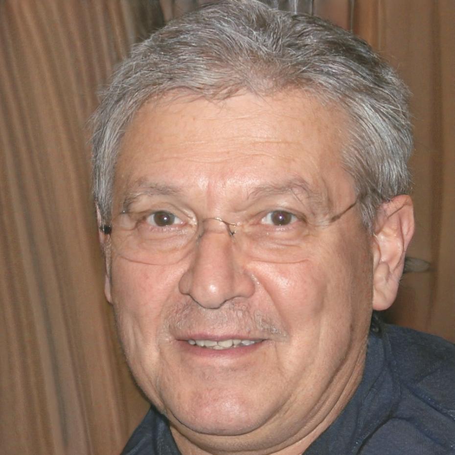 Portrait of Minh Trần, Operations Director